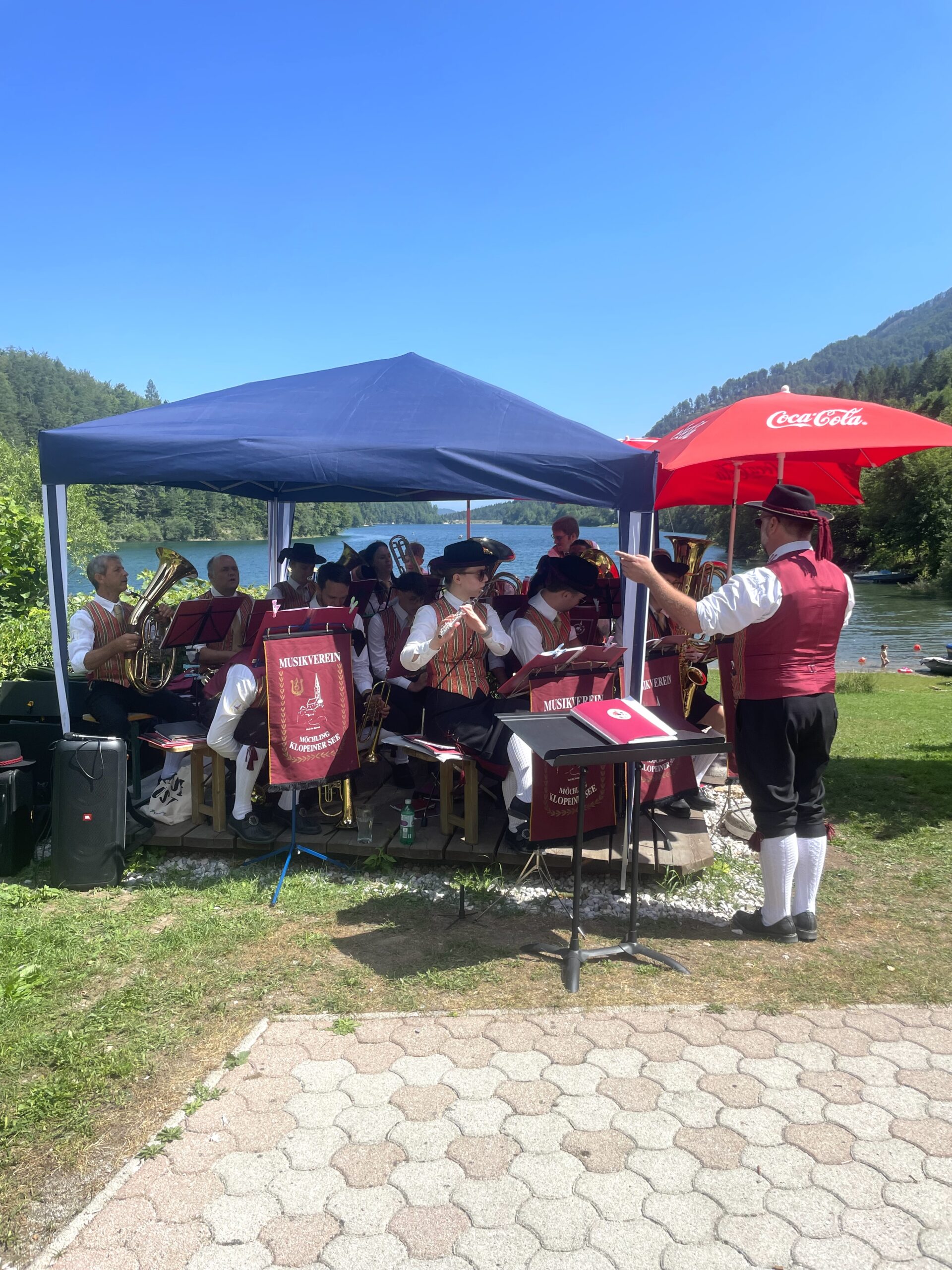 Ein gelungener Frühschoppen voller Musik und Sommerstimmung